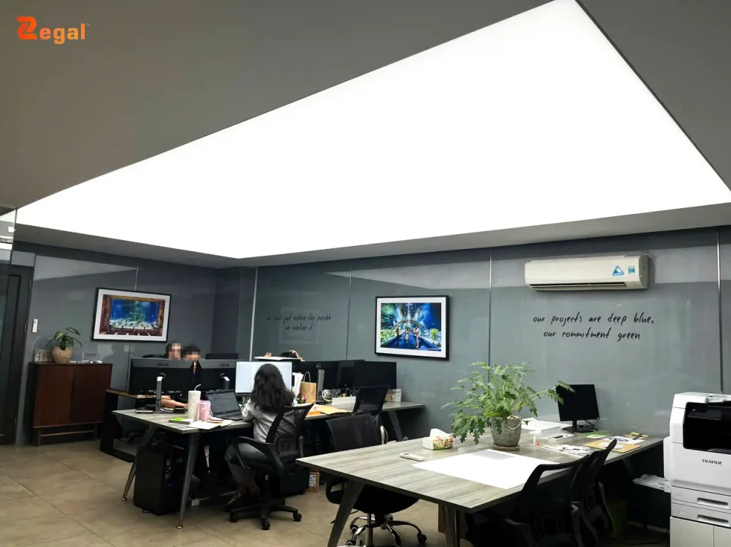 Ánh sáng tốt giúp mắt không phải điều tiết quá mức và tăng tốc độ xử lý công việc