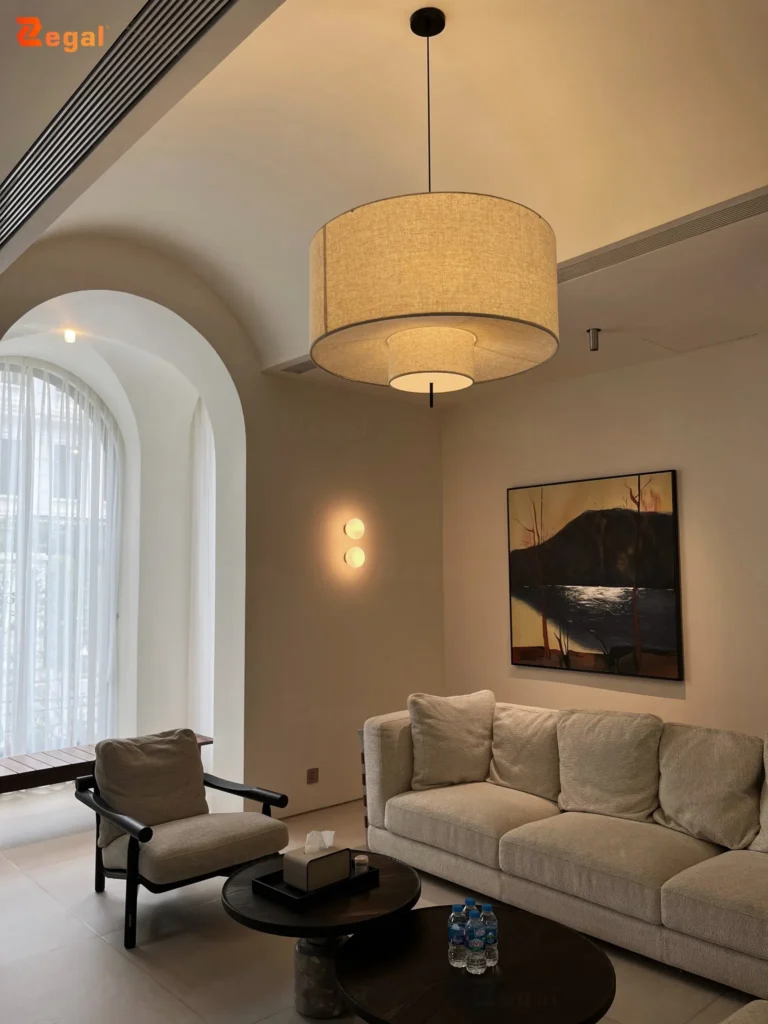 Nên dùng nhiều lớp ánh sáng để tạo chiều sâu cho không gian