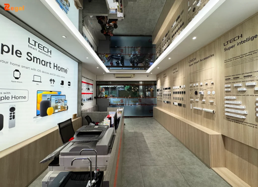 Hệ gương giúp ánh sáng lan tỏa đều hơn mà không cần tăng công suất đèn