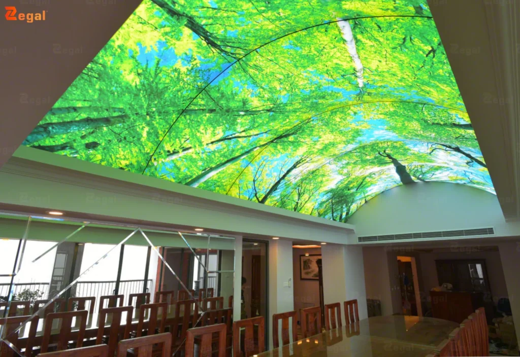 Họa tiết đẹp nhưng không phù hợp sẽ làm trần trở nên nặng nề hoặc gây rối thị giác