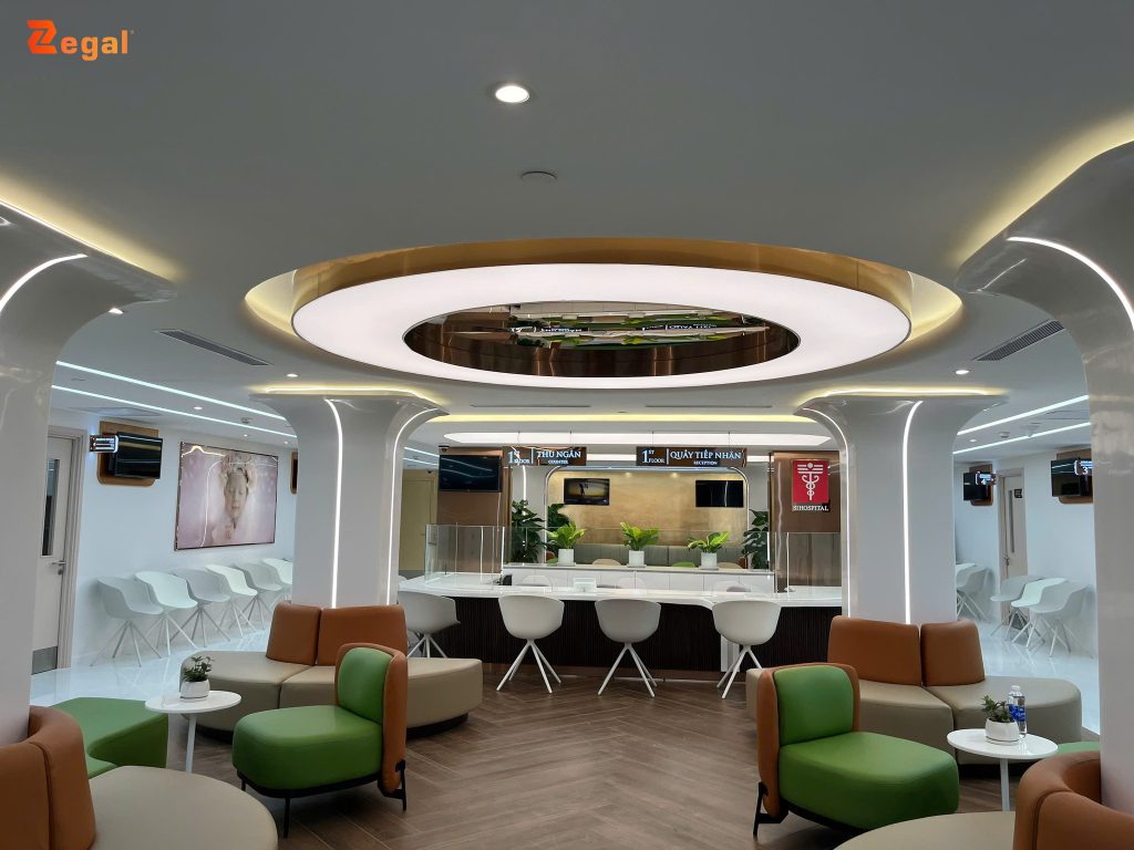 Trần xuyên sáng Zegal mang đến giác thoải mái và gần gũi hệt như một khu nghỉ dưỡng cao cấp cho quý khách hàng khi đến Bệnh viện Phụ sản Quốc tế Sài Gòn.