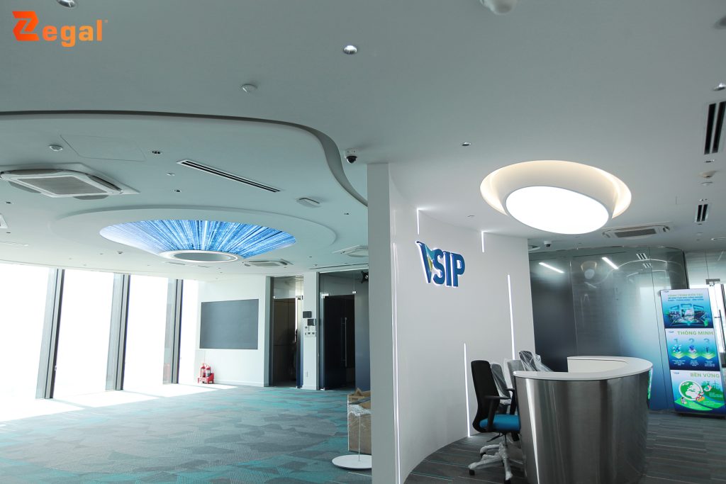 Nguồn sáng LED đi kèm giúp tiết kiệm điện năng và có tuổi thọ cao, đảm bảo hiệu quả sử dụng lâu dài.