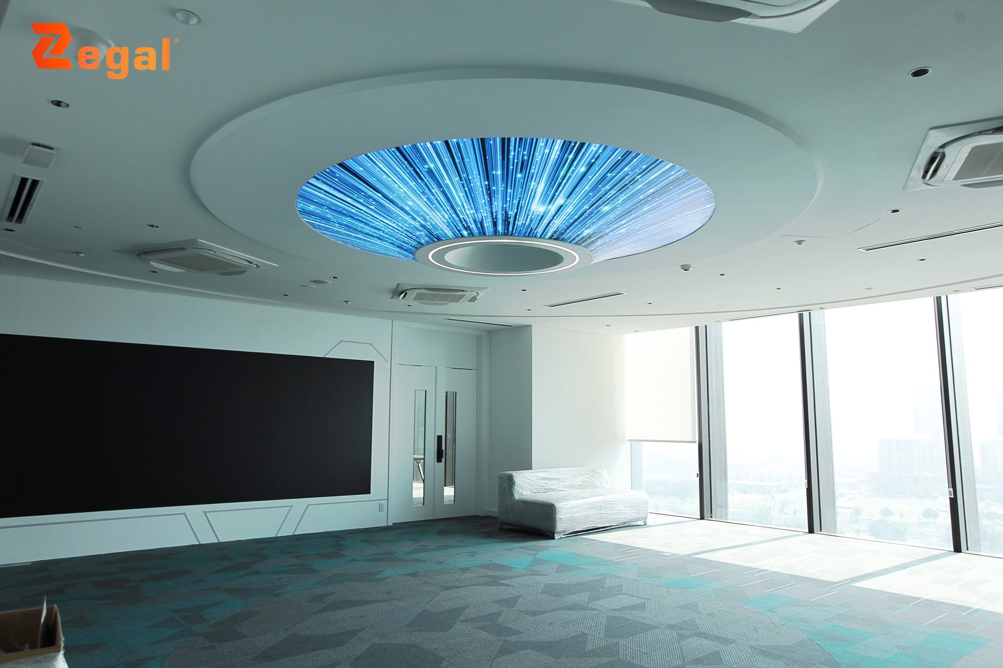 Vật liệu trần in xuyên sáng chất lượng cao phù hợp với điều kiện khí hậu tại TP.HCM.